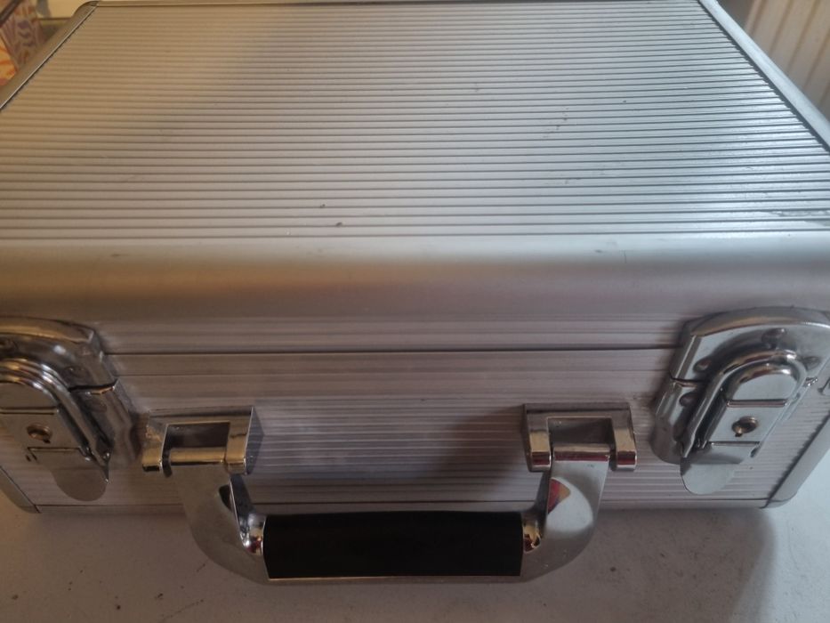 Vand Aparat de Biorezonanta  Firma  Intruder  .