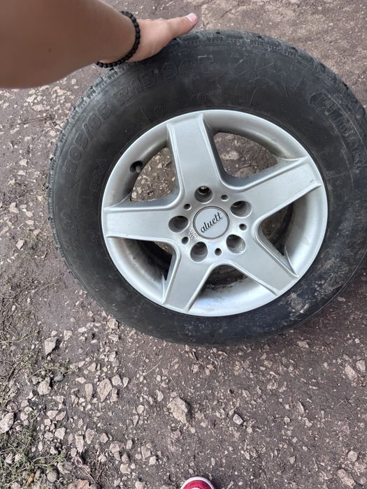 Vand jante cu tot cu cauciuc aproape noi iarna vara