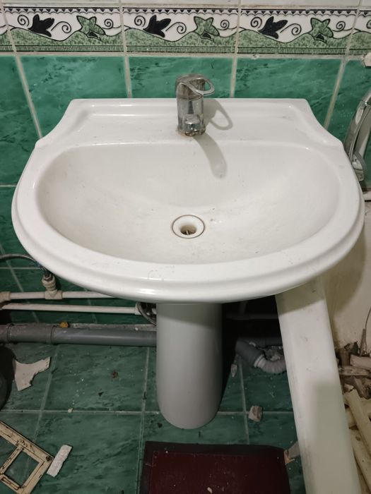 Продам раковину с пъедисталом в хорошем состоянии