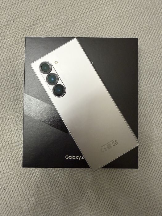 Samsung Galaxy Z Fold 6 | 256GB | Buds 3 Pro | Watch 6 Classic 43mm