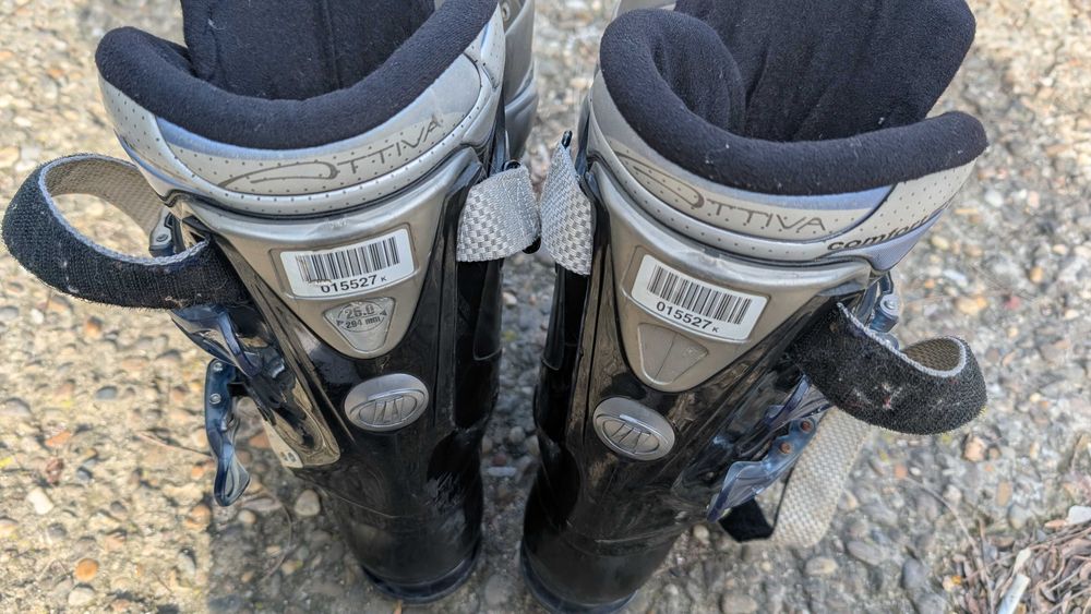 Vând 1 x ski și 2 x perechi de clapari