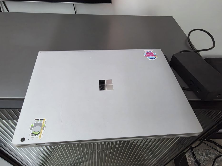 Windows surface book 2