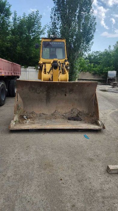 Продам бульдозер-погрузчик САТ 963