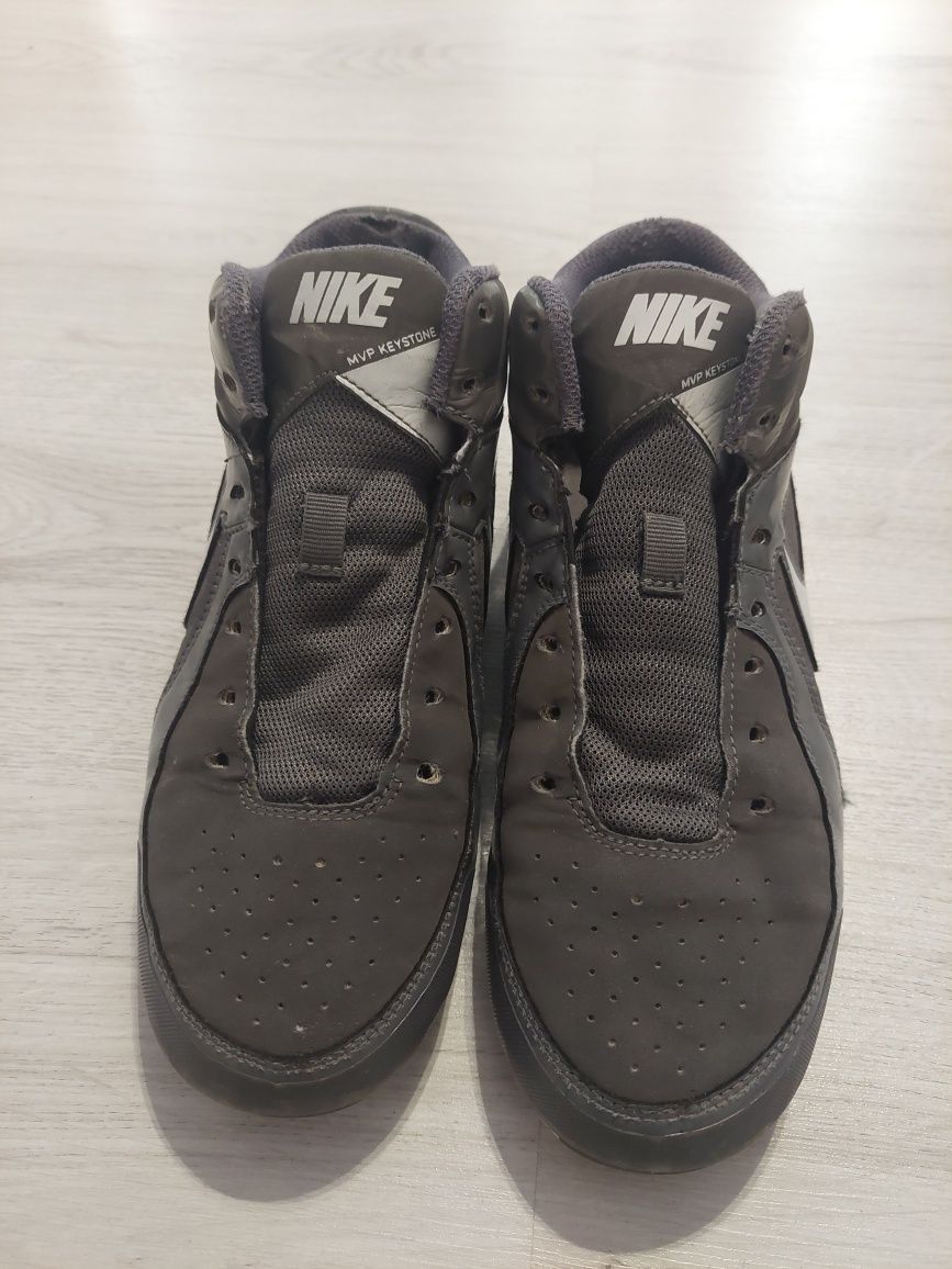 Обувки Nike втора употреба