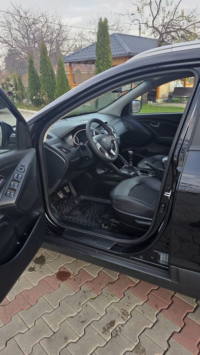 Ix 35 2015 2L 4x4 145000km