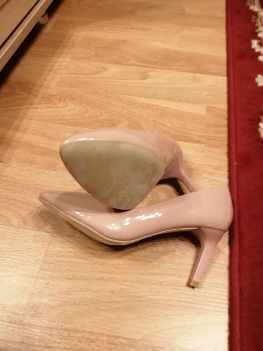 Pantofi din înlocuitor piele