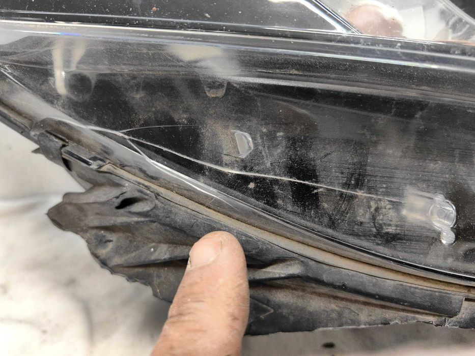 Оригинален фар Опел Зафира  Opel Zafira Xenon