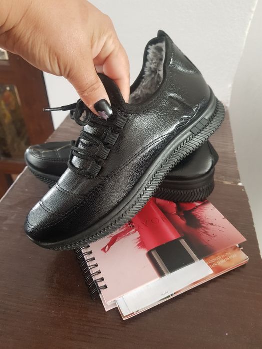 Adidași Imblanite
