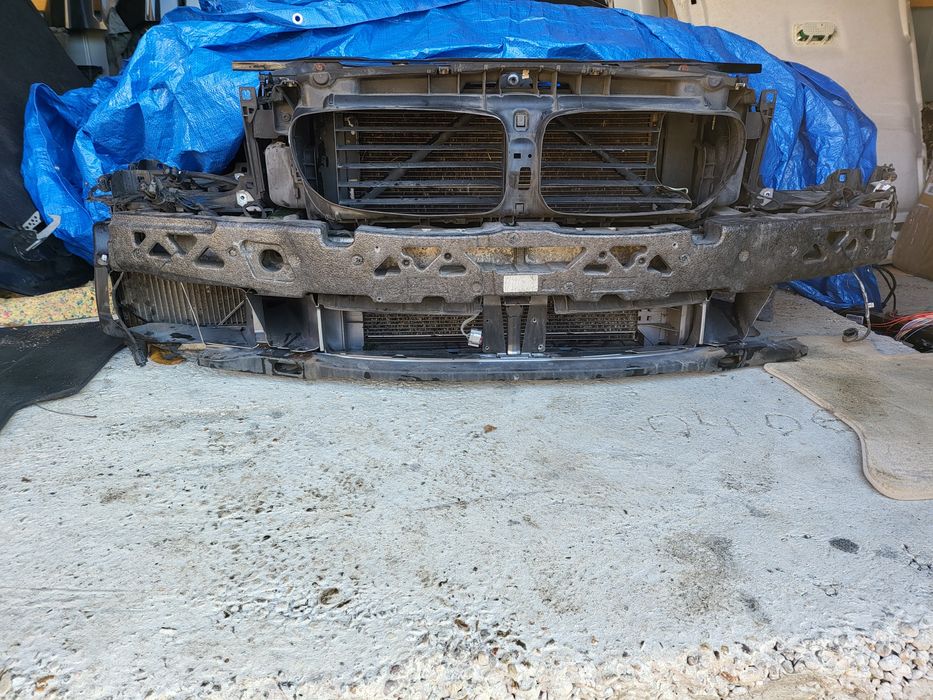 Trager BMW F10 F11 avem și de 550i