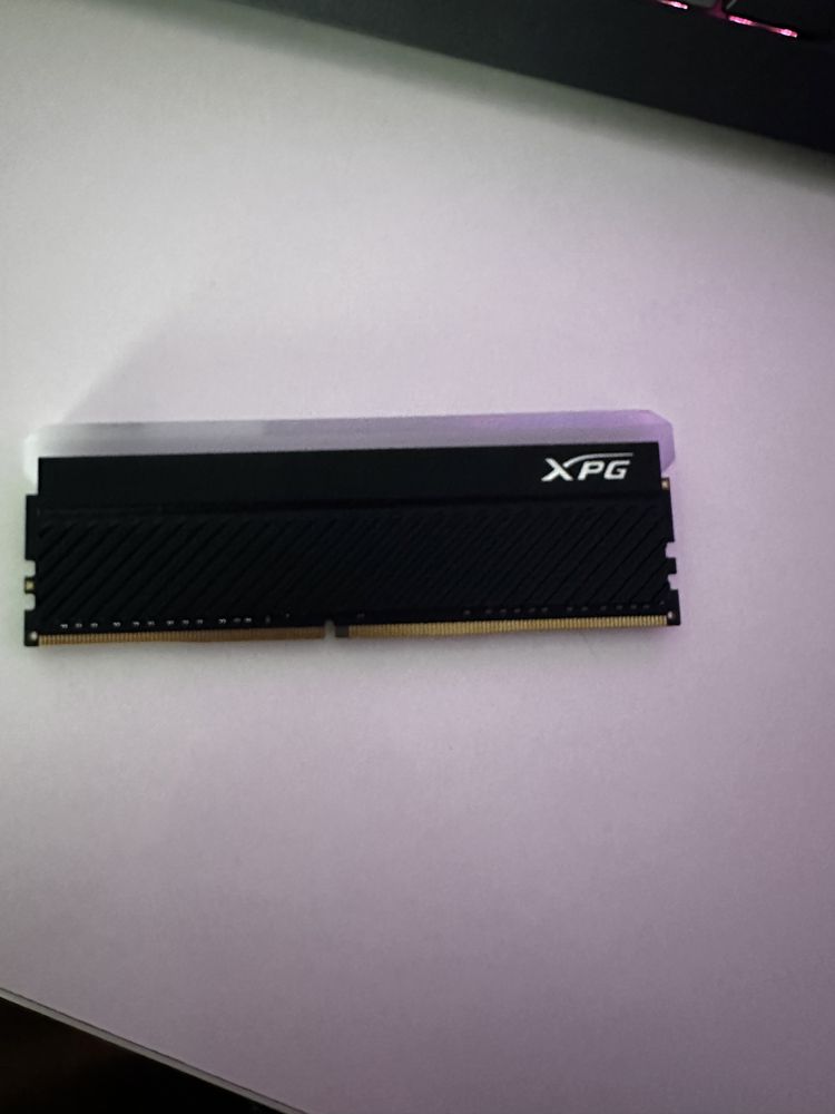 Memorie ram XPG 16 GB DDR4 3600 mhz