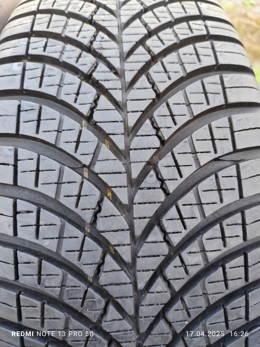 4 anvelope pentru toate sezoanele Goodyear 215-60-17