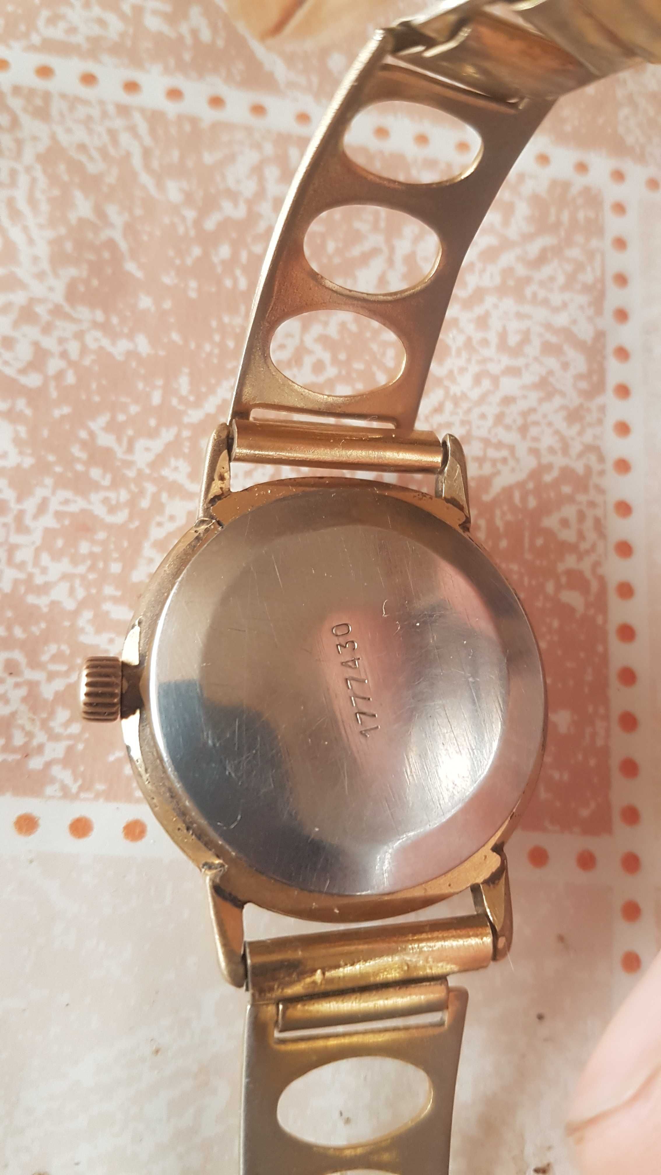 Продавам часовник Cornavin