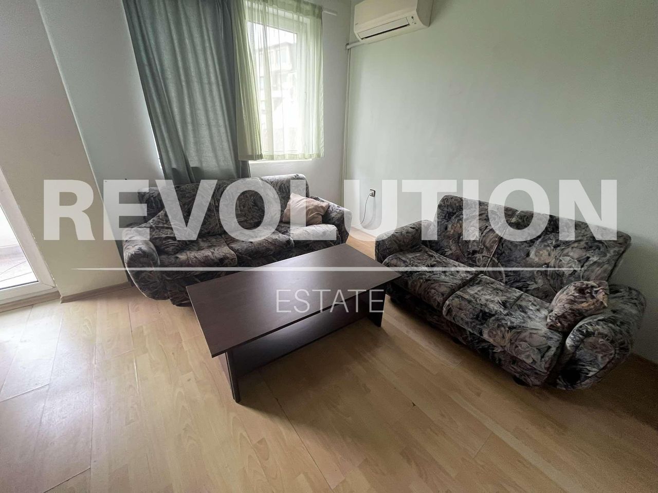 Дава се под наем Двустаен апартамент в Варна, Център - 60 кв.м за 325 € - Снимка #1