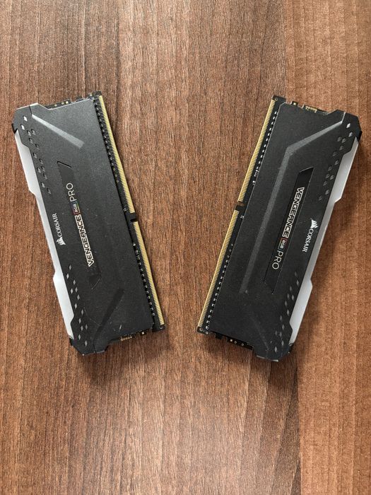 Memorie RAM Corsair Vengeance RGB PRO 16GB (2x8GB) 3200MHz – Nouă