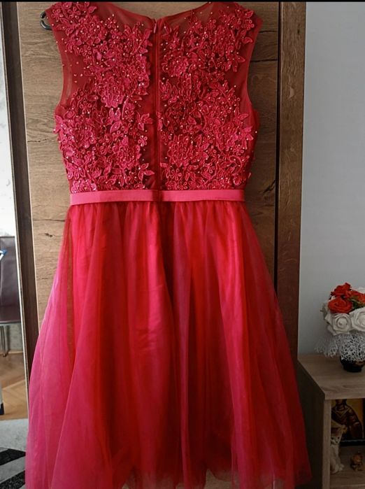 Rochie roșie scurtă