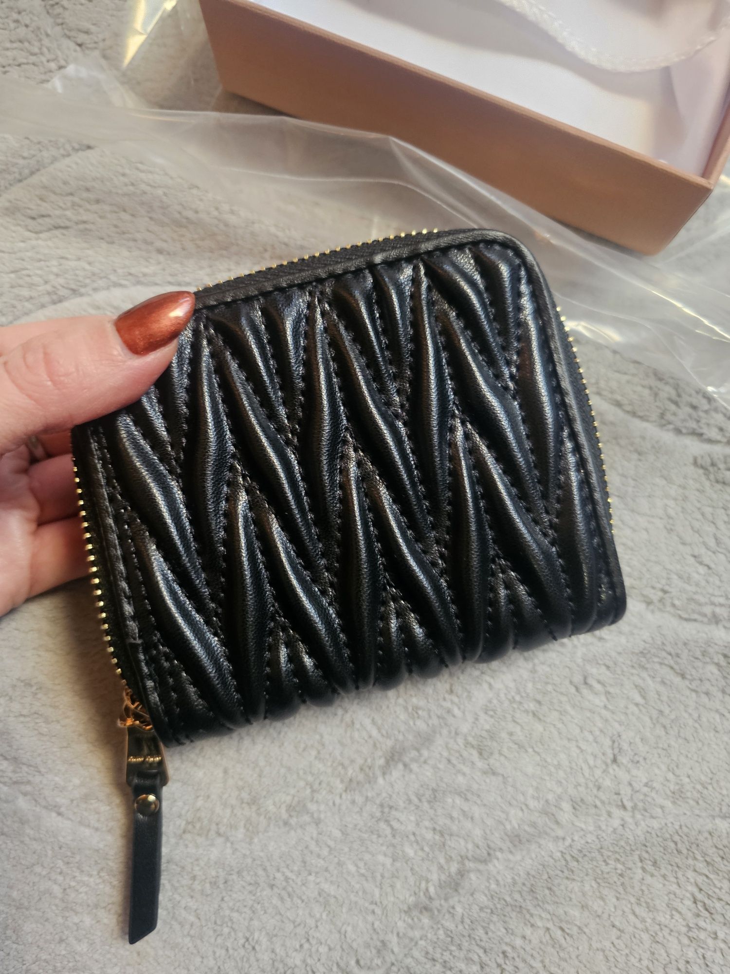 Естествена кожа портфейл *M*i*u*