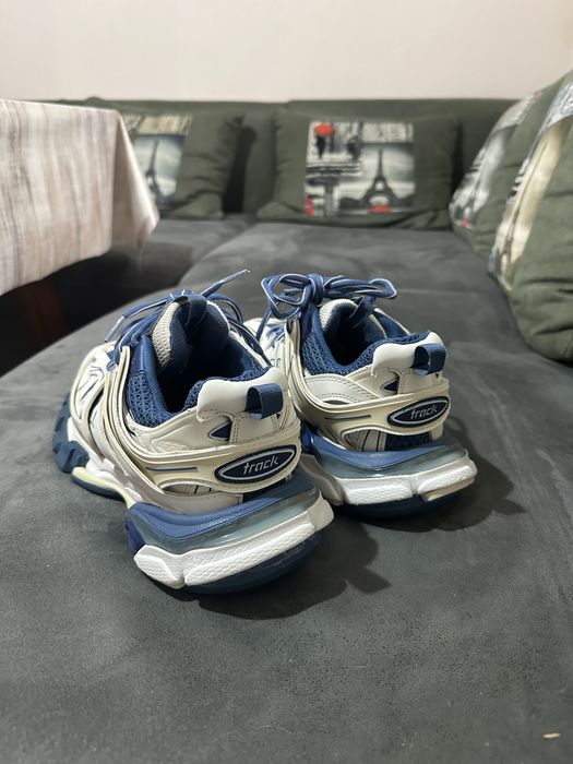 Balenciaga trak