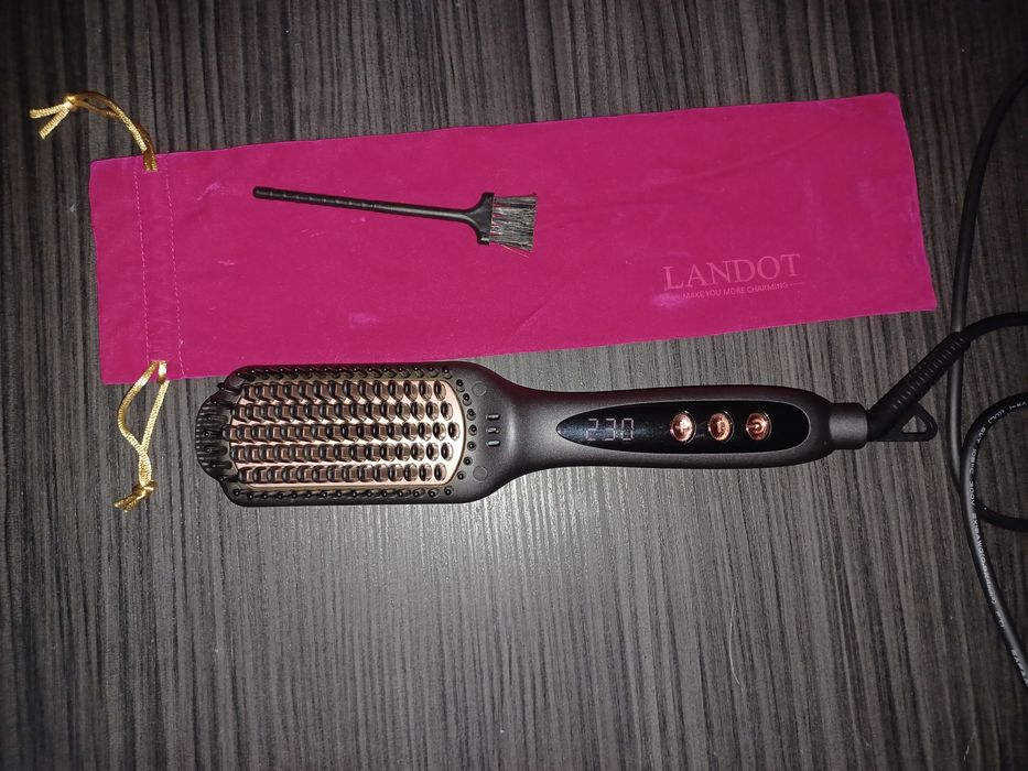 Vând perie de îndreptat Landot originala