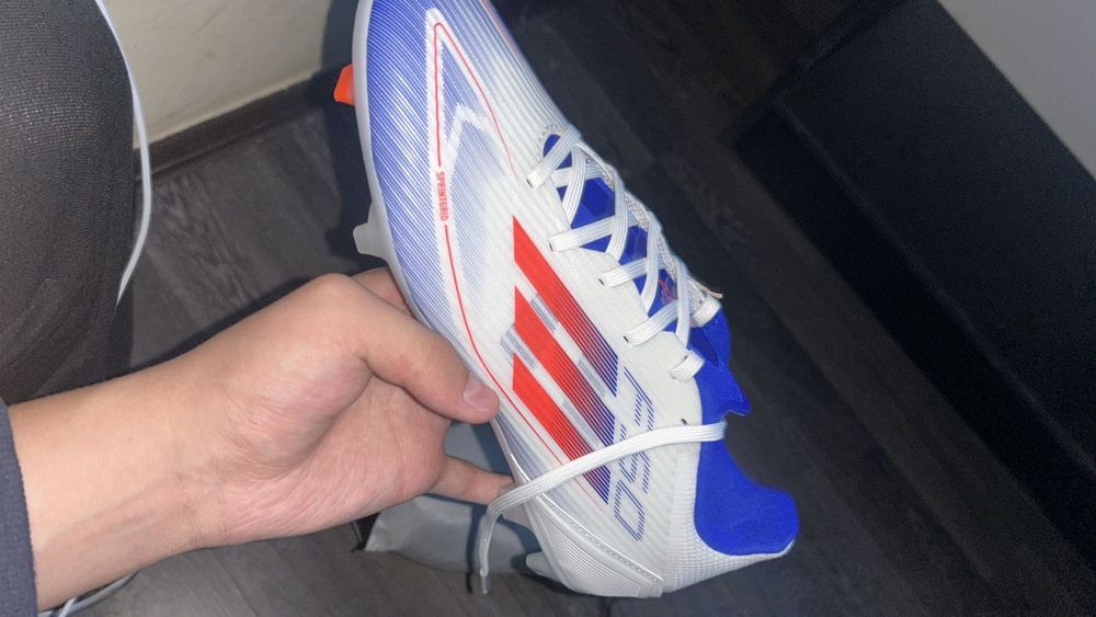 Бутцы F50 новый оригинал 42р