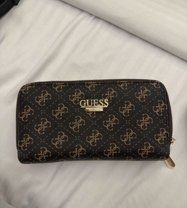 Vând portofel guess