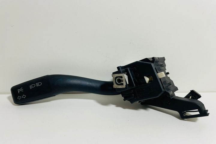 Bloc lumini Maneta Semnalizare 8PO 953 513 A / 8P0953513A Audi A3 8P