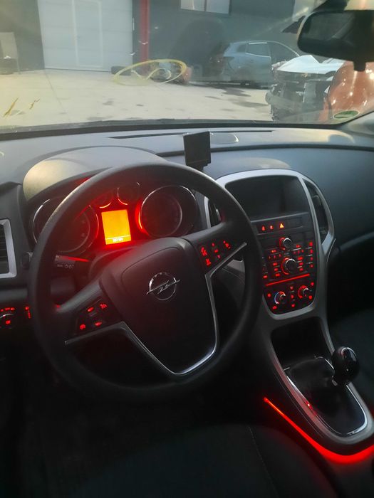 Piese auto Opel Astra J 2012 1.3 1.7 2.0 dci interior exterior
