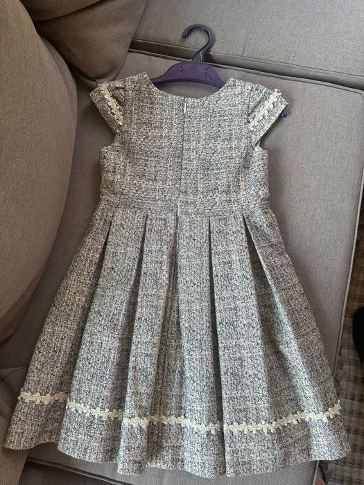 Vând rochie eleganta de fetiță