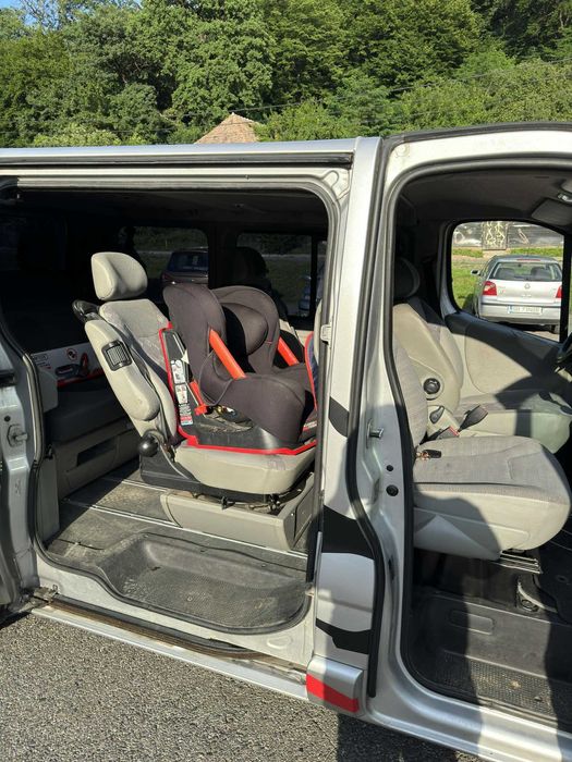 Opel Vivaro Life(westfalia) ,7 locuri ,2,5 Diesel