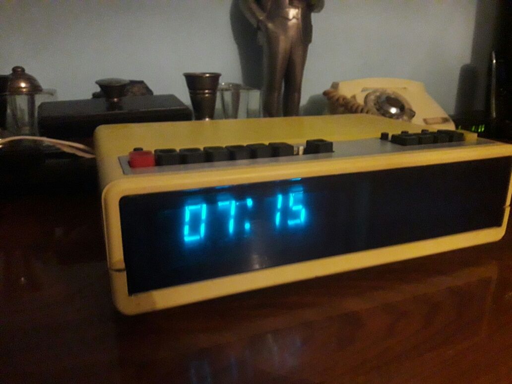 Часы электронные радио советский СССР ретро
