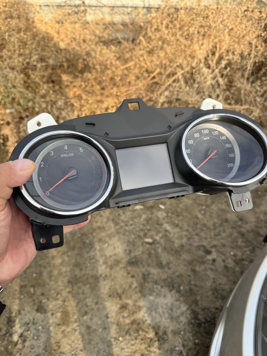 Chevrolet onix щиток приборов