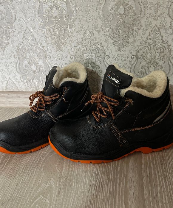 Зимние спец обуви ботинки 42р и 43р бренд TALAN и ANTTEK