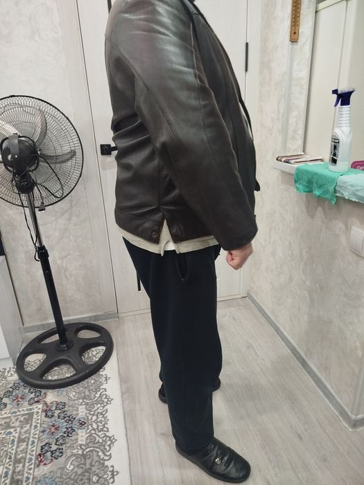 Мужское кожаные куртка в отличном состоянии.  Американские авиа пилот.