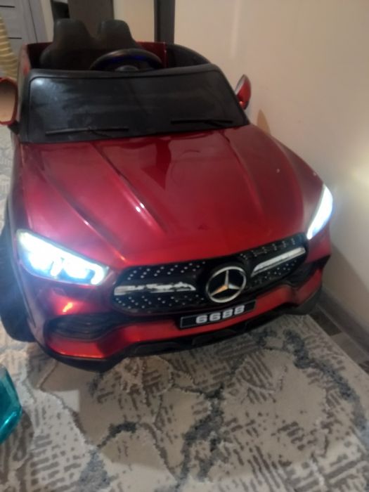 Bolalar uchun mashina sotiladi holati yaxshi