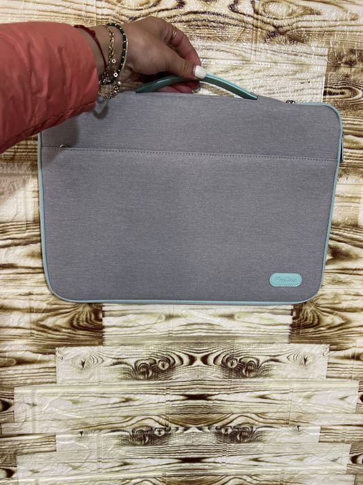 Чанти и калъфи за лаптопи в различни размери