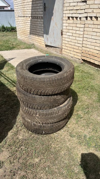 Продам шины R16 215/70