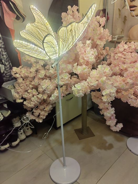 Светещи пеперуди