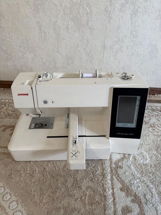 Вышивальная машинка Janome