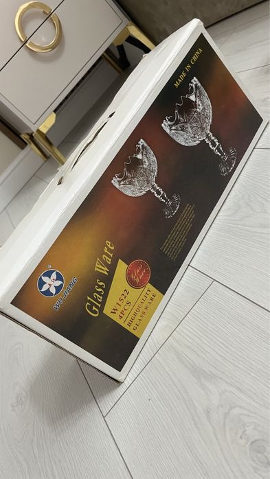 Продам конфетницу