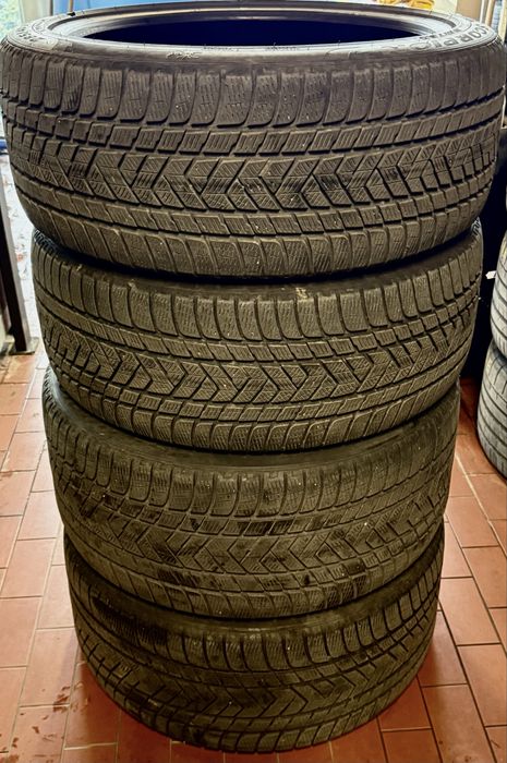 Pirelli Scorpion Winter 285/40-22 / 325/35-22