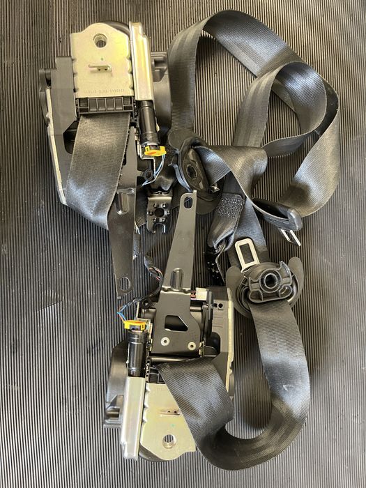 Centuri fața passat b8, Golf 7. Centuri cu pretensionare