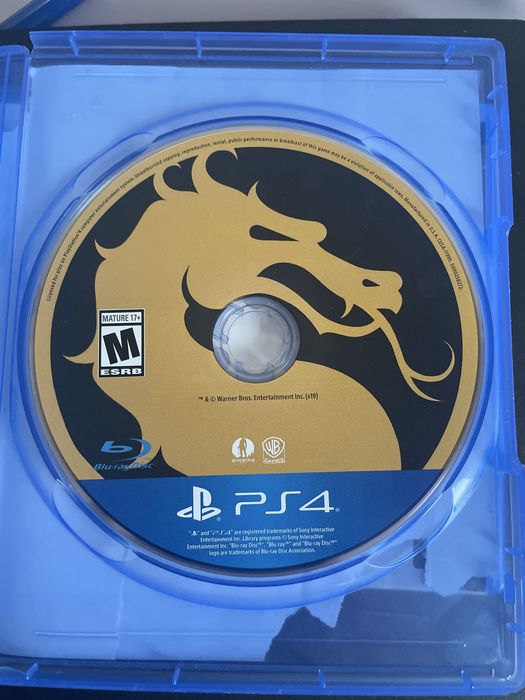 Продам пс4 с доп играми