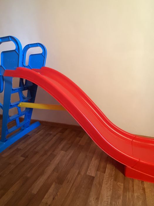 Детская горка,до 9 лет.Почти новая,продаю за 35000