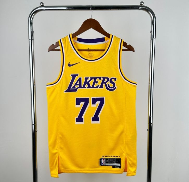 Maiouri de baschet cu Luka Doncic