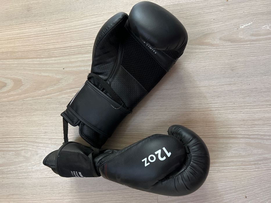 Боксерские перчатки