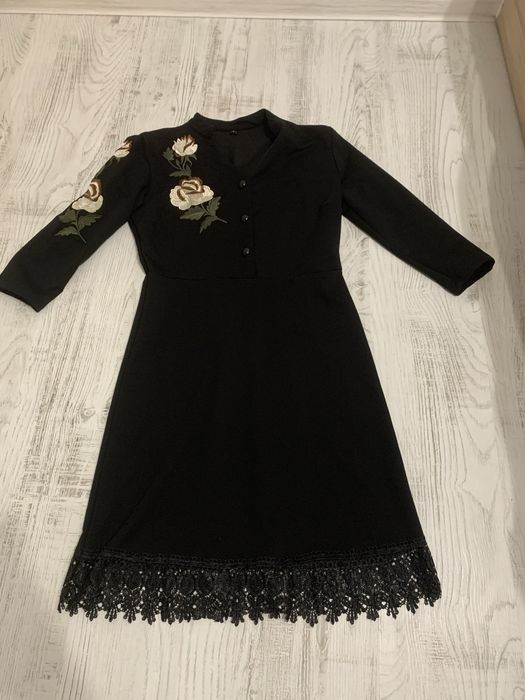 Дамска рокля с 3/4 ръкав