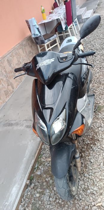 De vînzare scuter honda 49 cm in stare bună