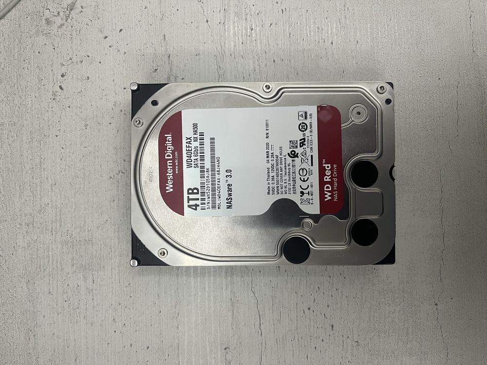 Продаю HDD Western Digital Red 4TB (WD40EFAX)