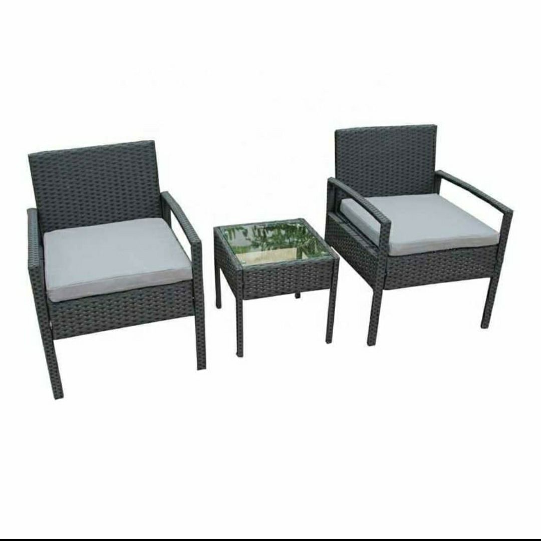 Две кресла и
- Една маса
материал: синтетичен ратан