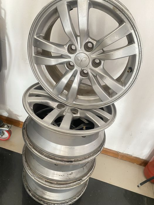 Титанка новый оригинал в хорошем состоянии за 50 тыс отдам 16 титанка.