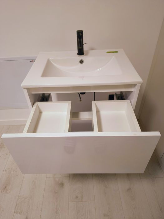 Set mobilier baie cu baterie neagra